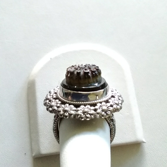 Mother of Pearl Ring - Picture 3 of 7